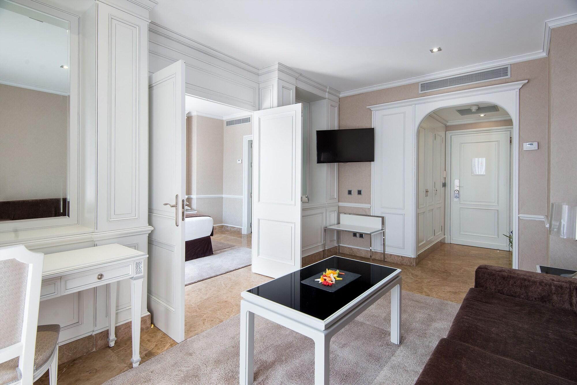 Vp Jardin De Recoletos Hotel Мадрид Екстериор снимка