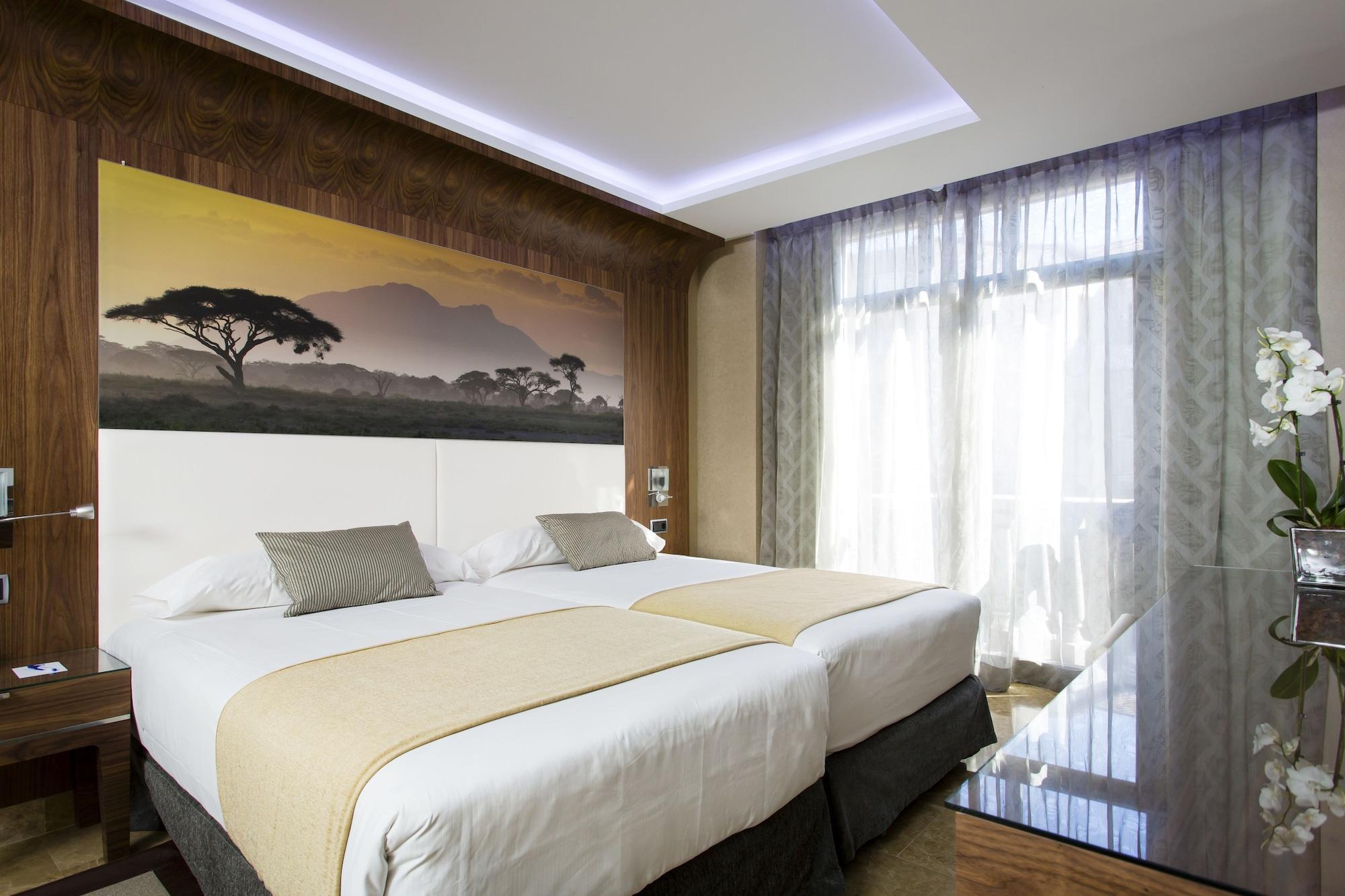 Vp Jardin De Recoletos Hotel Мадрид Екстериор снимка