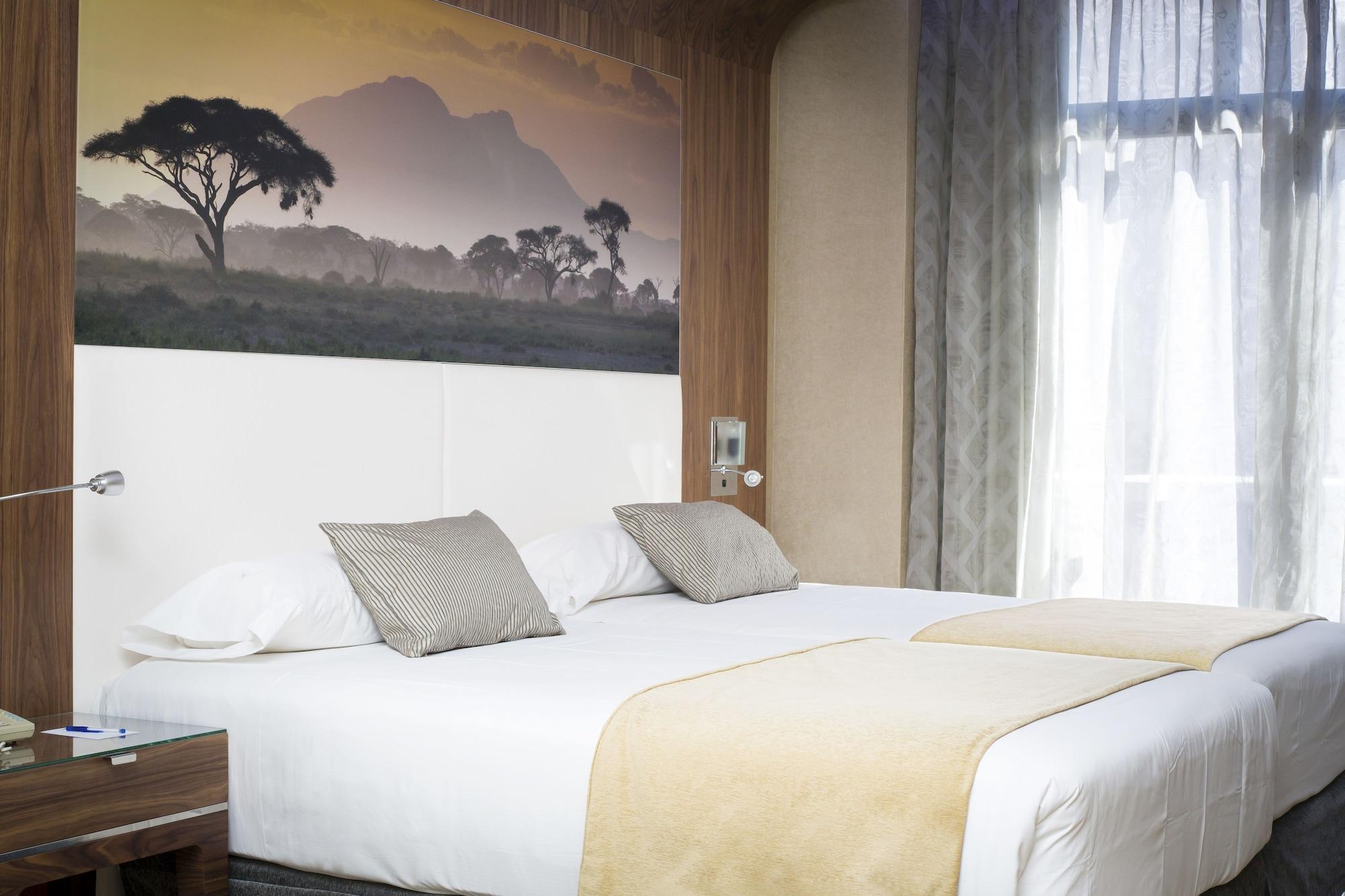 Vp Jardin De Recoletos Hotel Мадрид Екстериор снимка