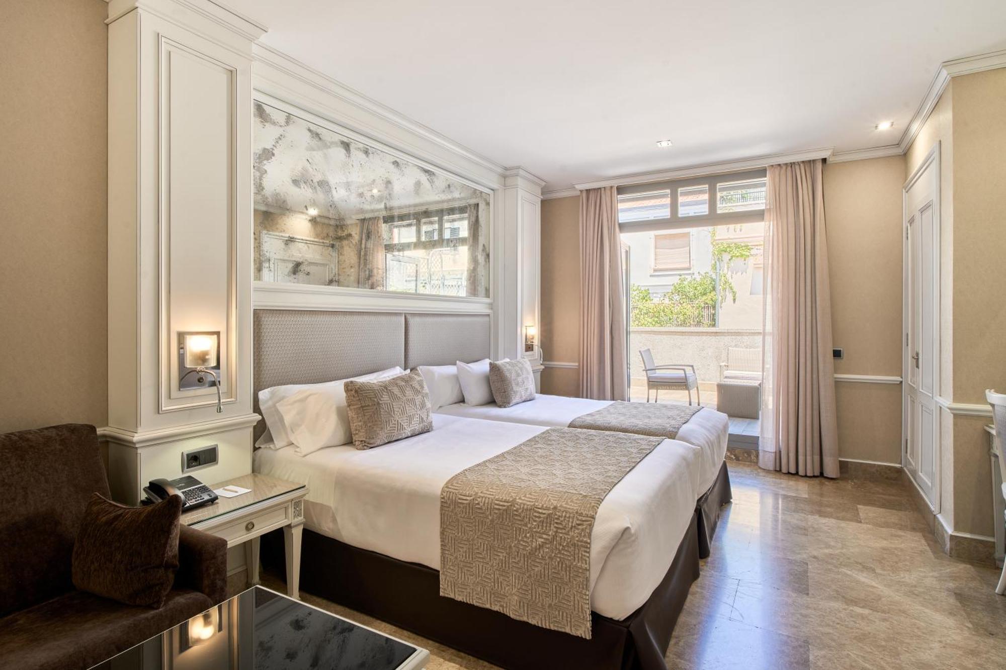 Vp Jardin De Recoletos Hotel Мадрид Екстериор снимка