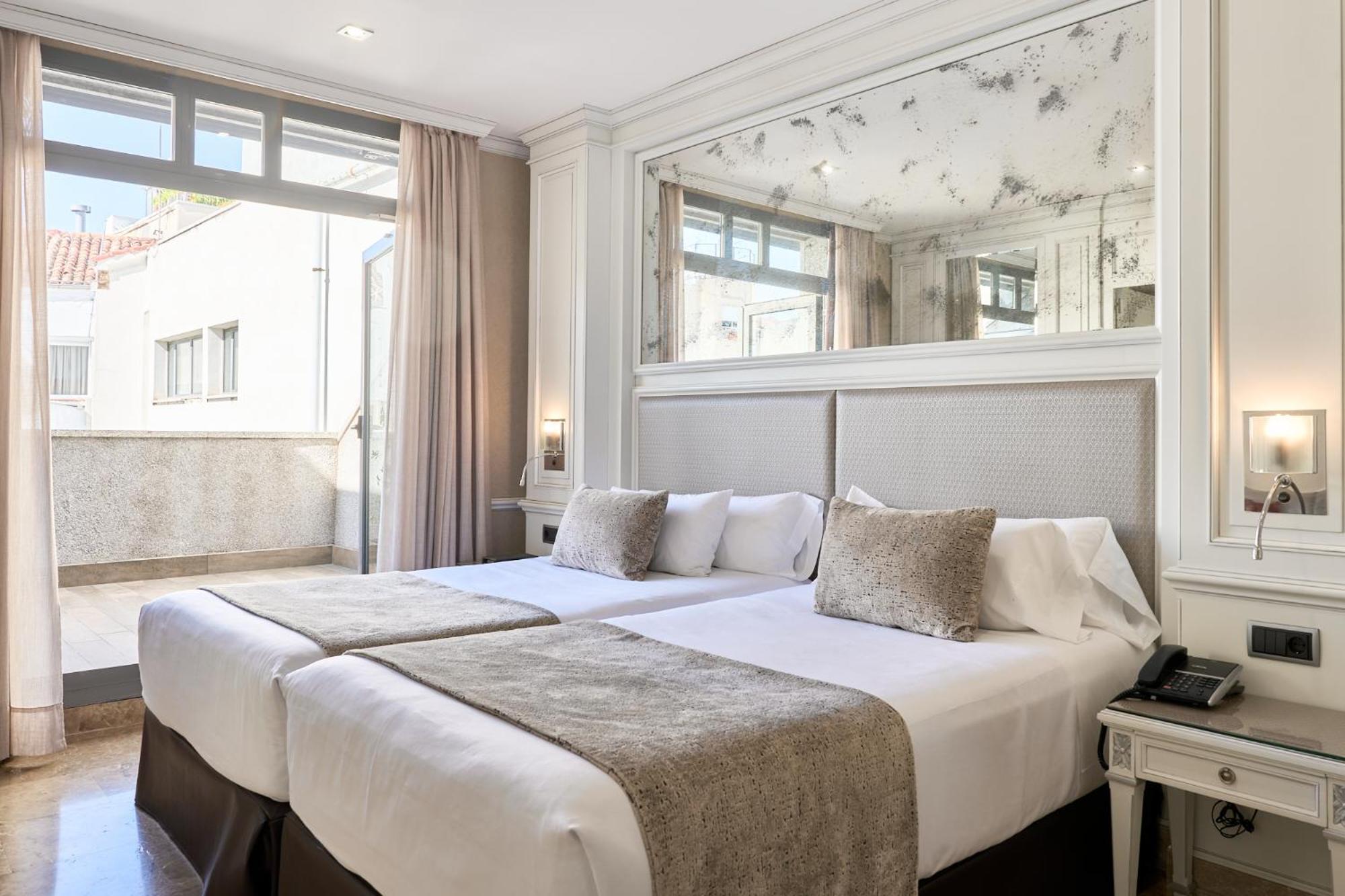 Vp Jardin De Recoletos Hotel Мадрид Екстериор снимка