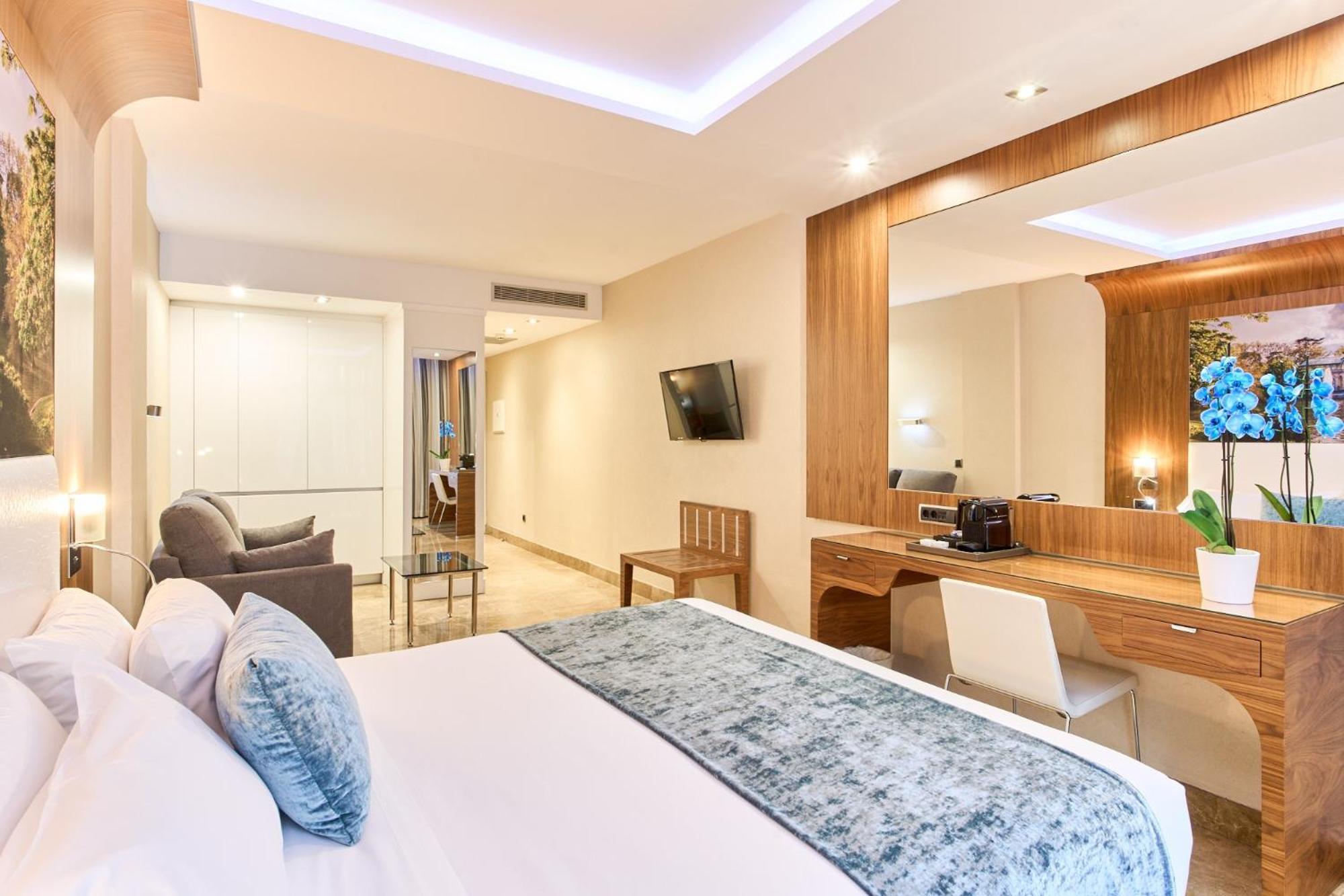 Vp Jardin De Recoletos Hotel Мадрид Екстериор снимка